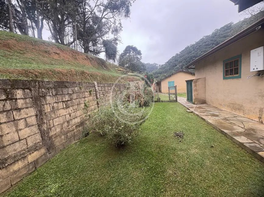 Sítio / Rancho com 5 quartos à venda, 100m2 em Sao Jose Dos Campos - SP - imagem 8 Foto 8 de Sítio / Rancho com 5 quartos à venda, 100m2 em Sao Jose Dos Campos - SP