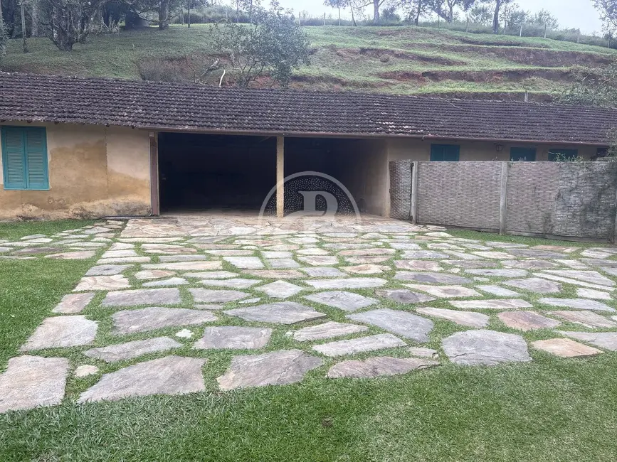 Sítio / Rancho com 5 quartos à venda, 100m2 em Sao Jose Dos Campos - SP - imagem 7 Foto 7 de Sítio / Rancho com 5 quartos à venda, 100m2 em Sao Jose Dos Campos - SP