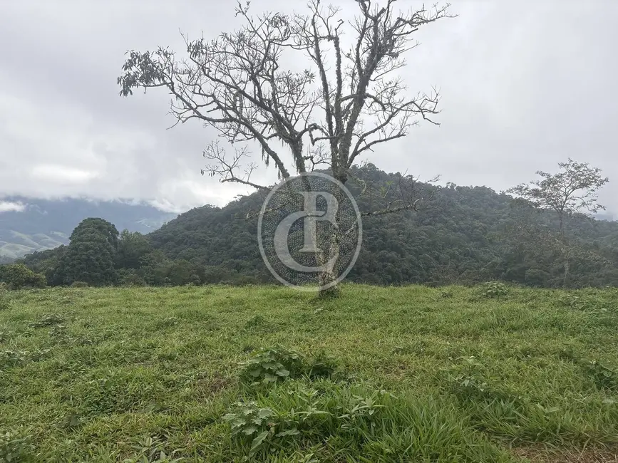 Sítio / Rancho com 5 quartos à venda, 100m2 em Sao Jose Dos Campos - SP - imagem 5 Foto 5 de Sítio / Rancho com 5 quartos à venda, 100m2 em Sao Jose Dos Campos - SP