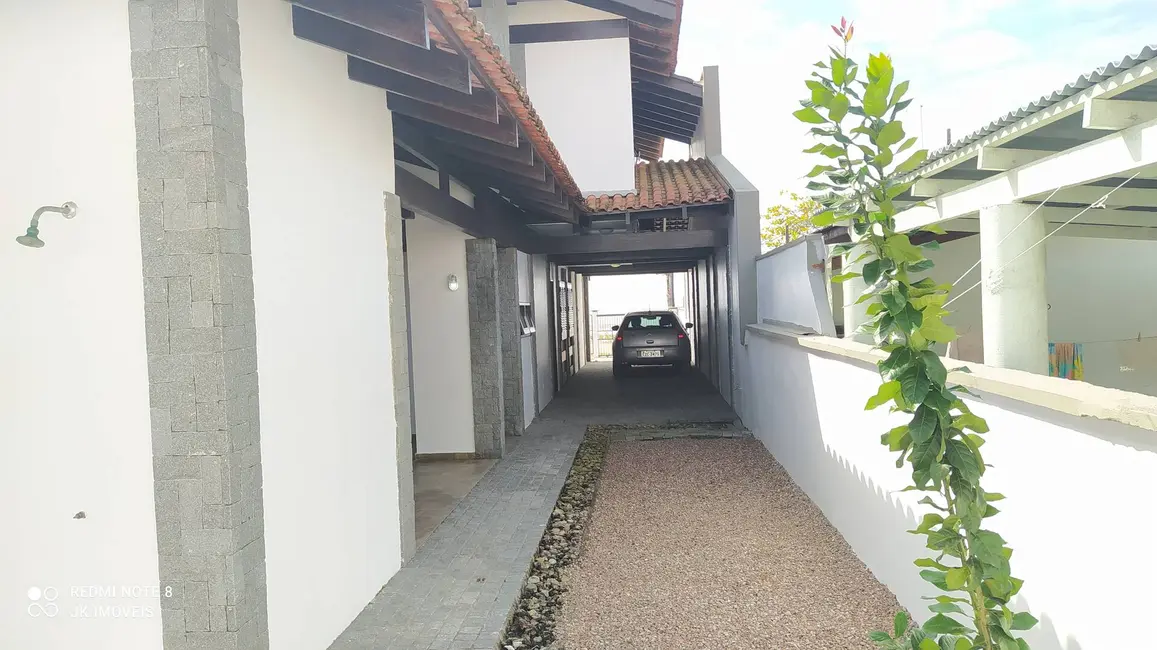 Foto 9 de Sobrado com 6 quartos à venda, 499m2 em Itapoa - SC