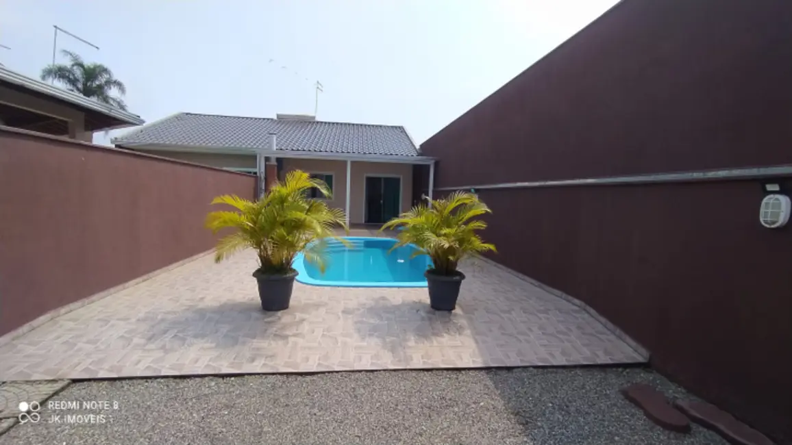 Foto 9 de Casa com 2 quartos à venda e para alugar, 70m2 em Itapoa - SC