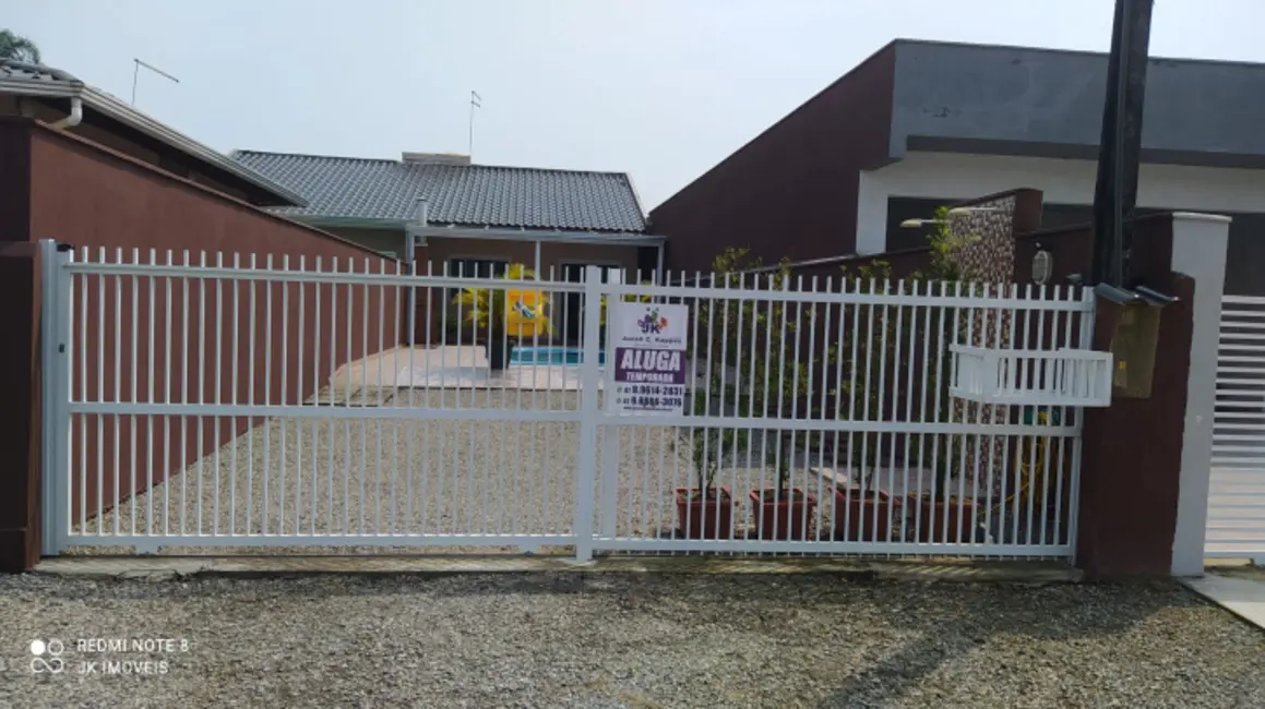 Foto 1 de Casa com 2 quartos à venda e para alugar, 70m2 em Itapoa - SC