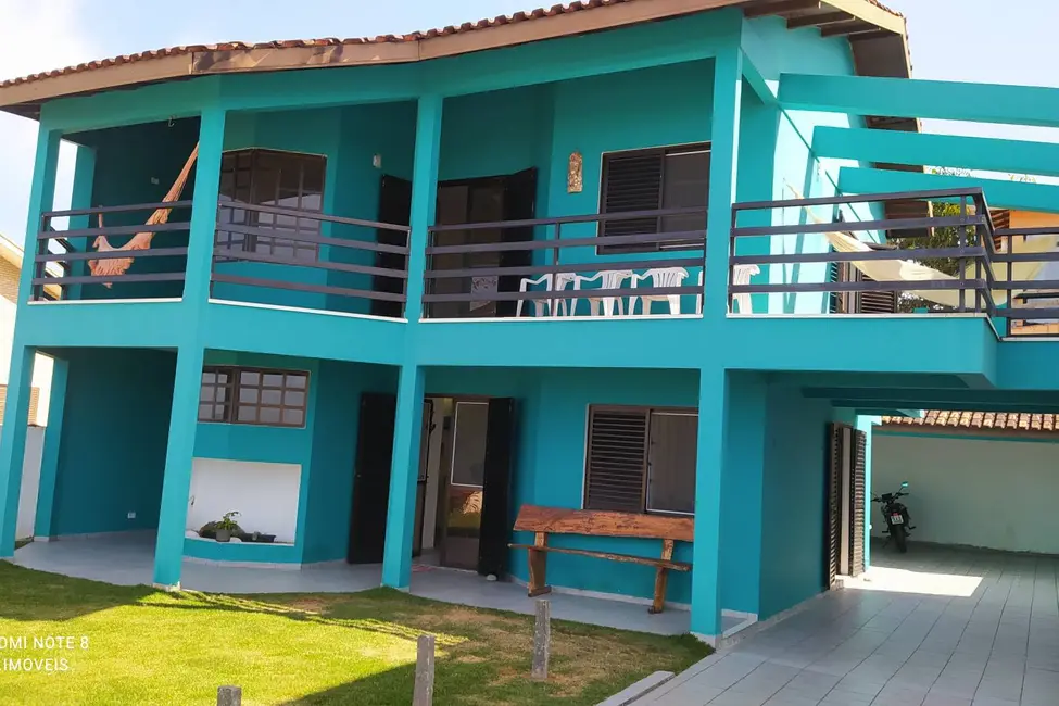 Foto 3 de Sobrado com 4 quartos à venda e para alugar, 232m2 em Itapoa - SC
