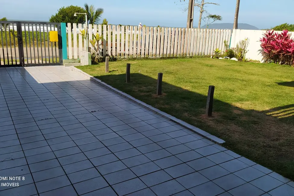 Foto 4 de Sobrado com 4 quartos à venda e para alugar, 232m2 em Itapoa - SC