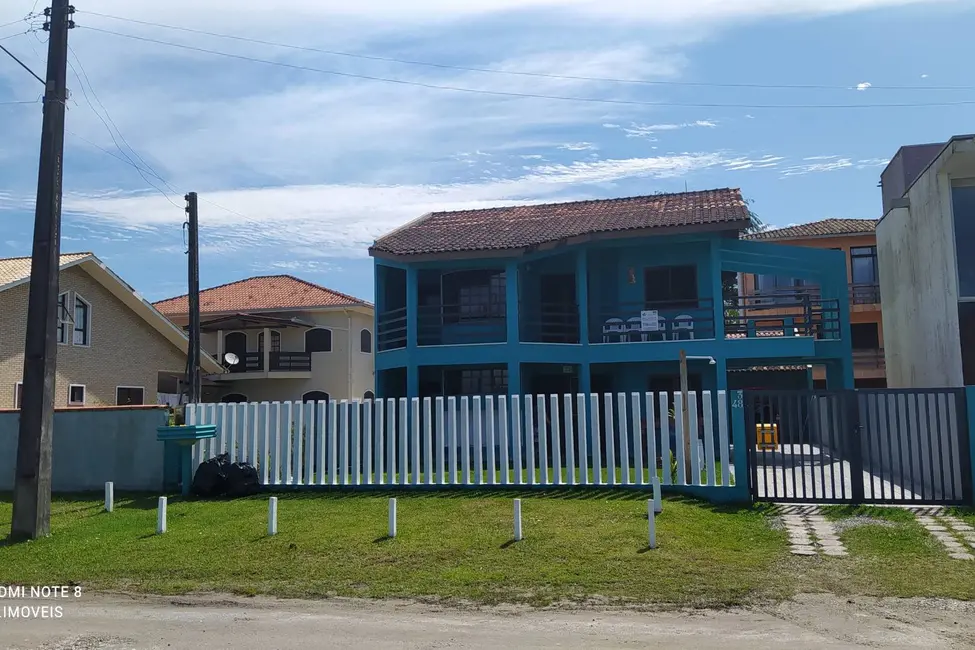 Foto 2 de Sobrado com 4 quartos à venda e para alugar, 232m2 em Itapoa - SC