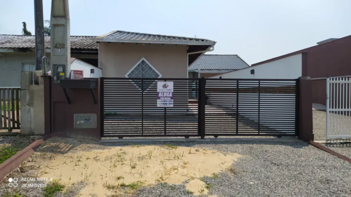 Foto 1 de Casa com 3 quartos à venda e para alugar, 80m2 em Itapoa - SC