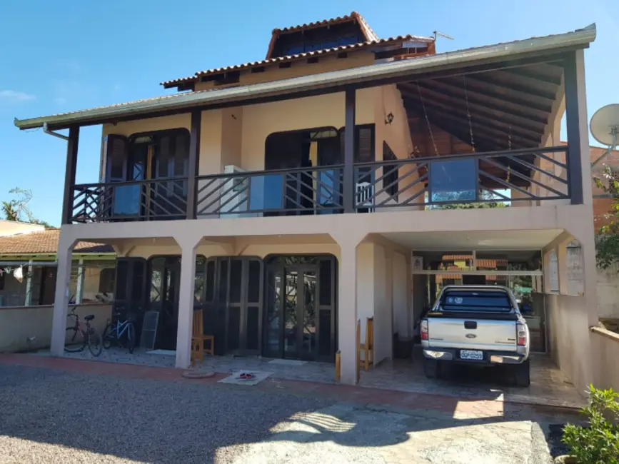 Foto 1 de Sobrado com 4 quartos à venda, 270m2 em Itapoa - SC