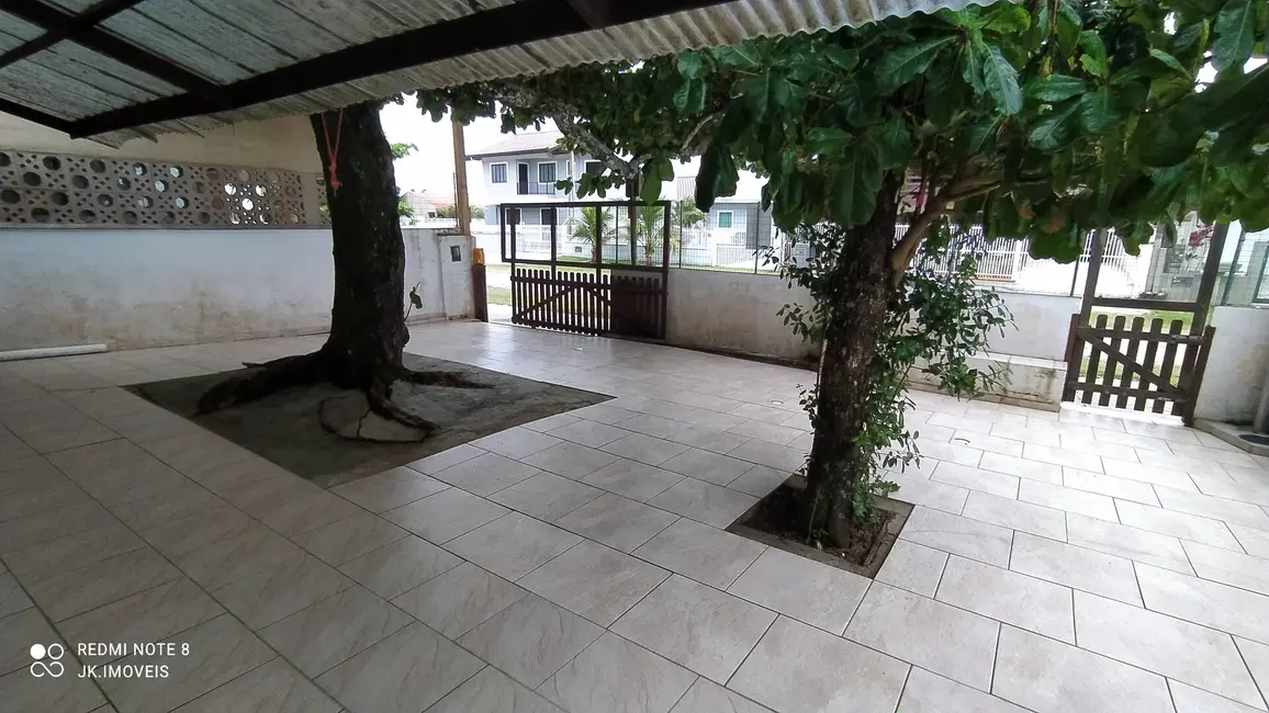 Foto 4 de Casa com 5 quartos à venda e para alugar, 110m2 em Itapoa - SC