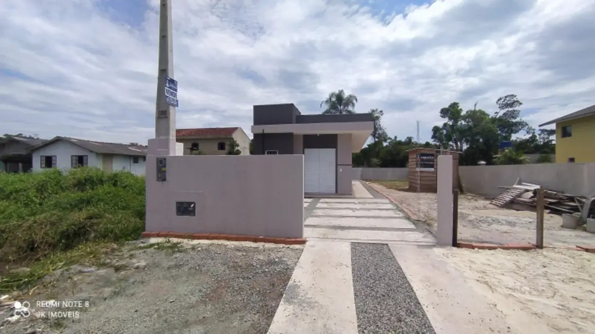 Foto 1 de Casa com 2 quartos à venda, 92m2 em Itapoa - SC