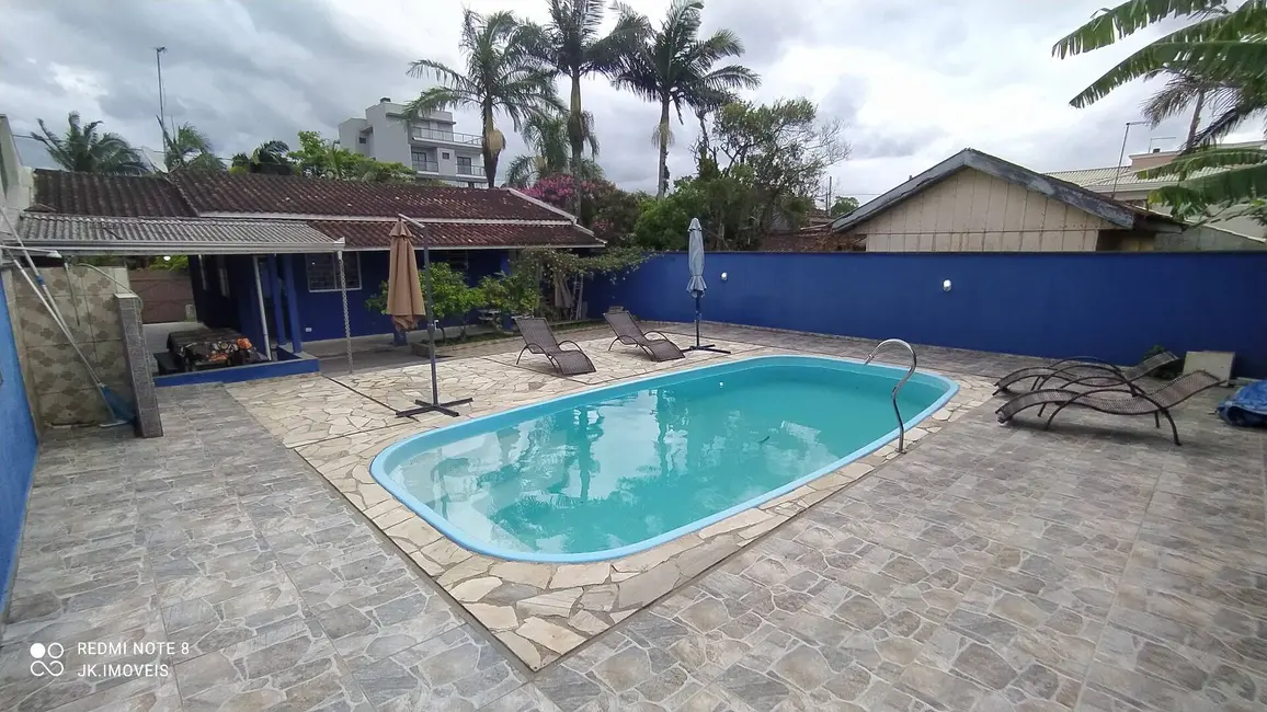 Foto 1 de Casa com 3 quartos à venda e para alugar, 110m2 em Itapoa - SC