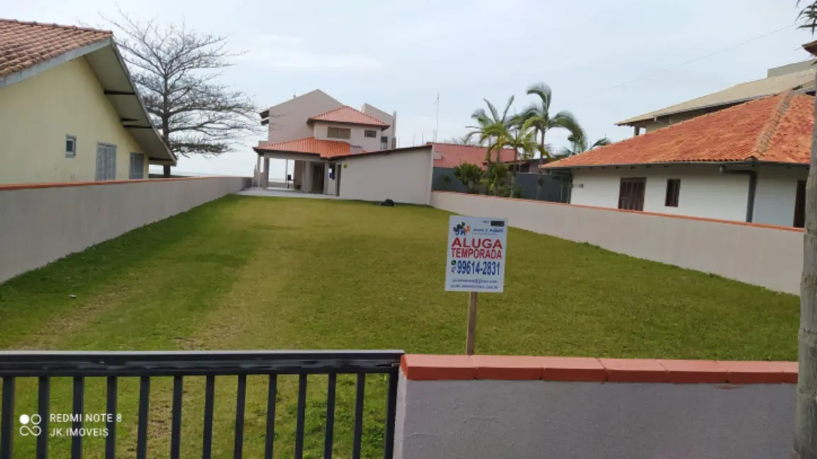 Foto 1 de Sobrado com 3 quartos à venda e para alugar, 220m2 em Itapoa - SC