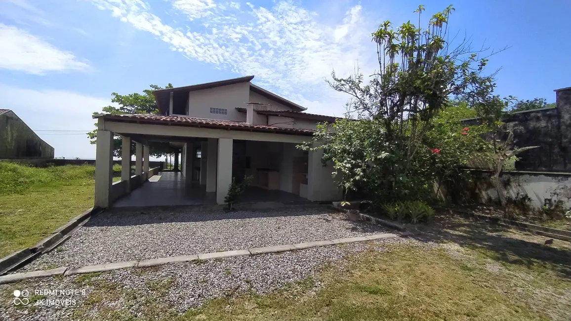 Foto 1 de Sobrado com 5 quartos à venda e para alugar, 269m2 em Itapoa - SC