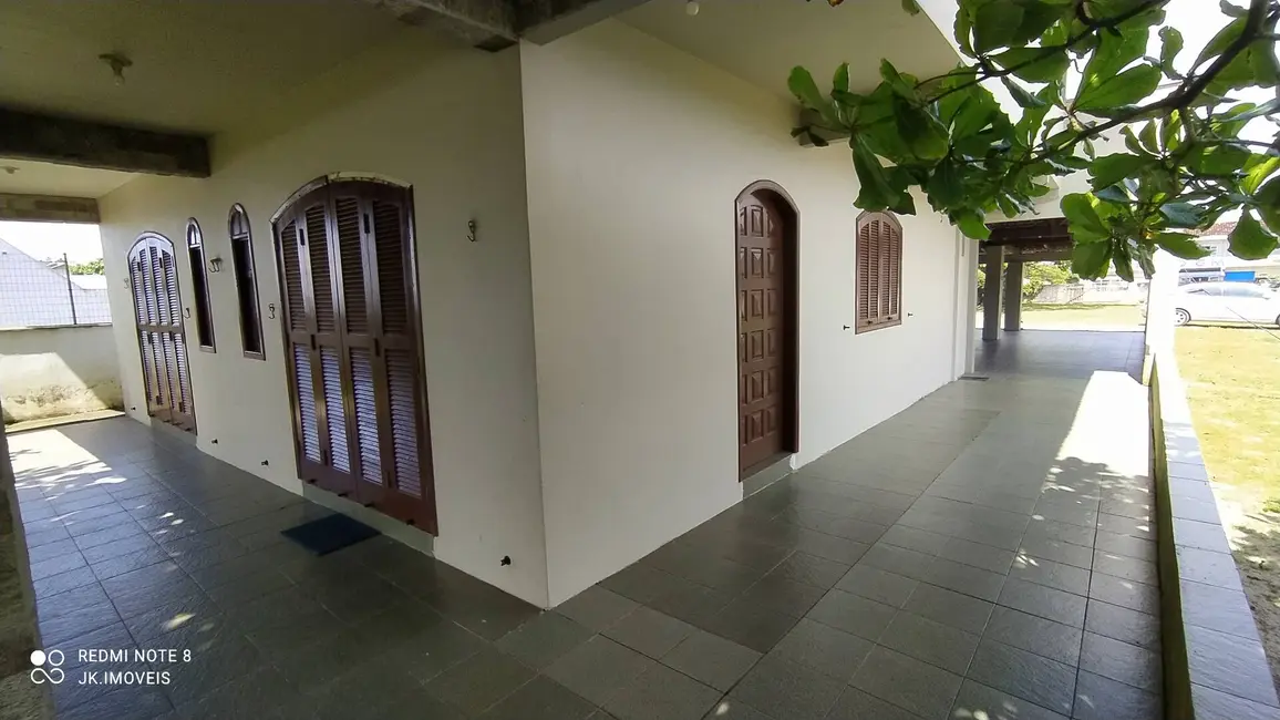 Foto 9 de Sobrado com 5 quartos à venda e para alugar, 269m2 em Itapoa - SC