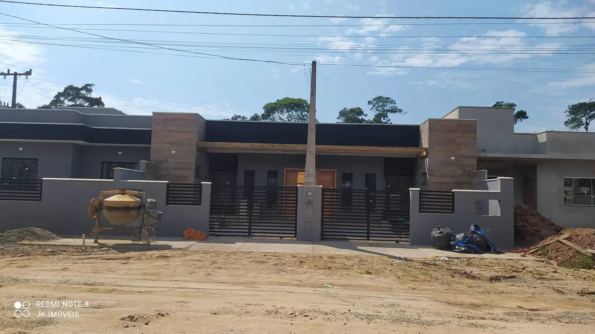 Foto 1 de Casa com 2 quartos à venda, 58m2 em Itapoa - SC