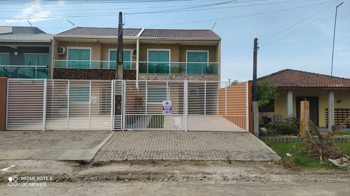 Foto 1 de Sobrado com 4 quartos à venda e para alugar, 137m2 em Itapoa - SC