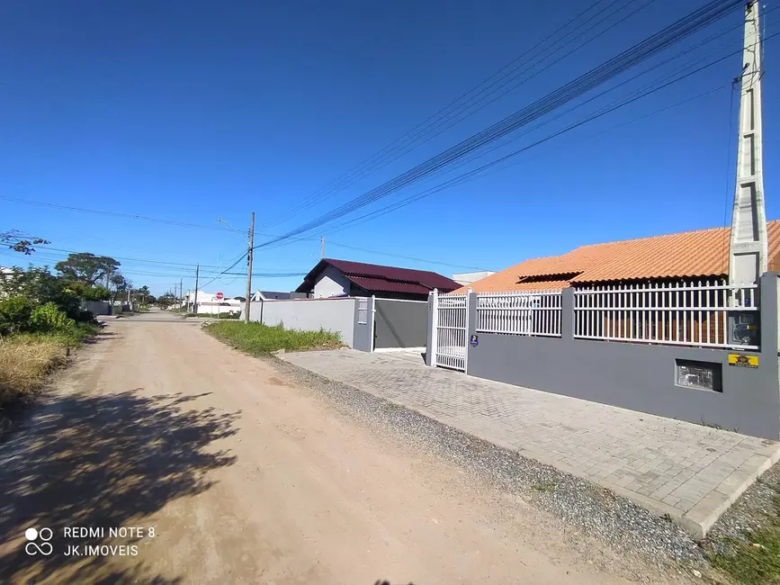Foto 4 de Casa com 3 quartos à venda e para alugar, 150m2 em Itapoa - SC