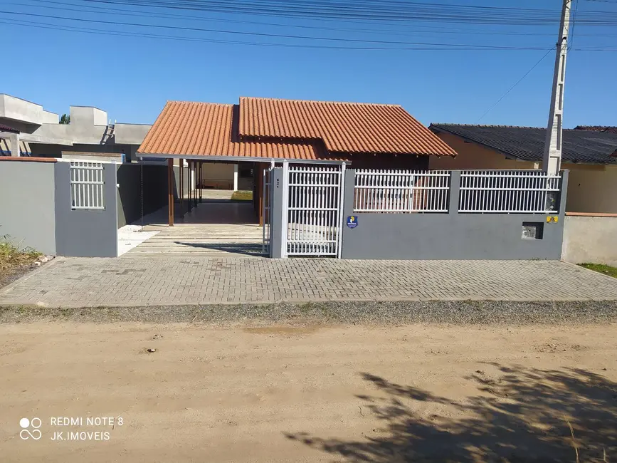 Foto 2 de Casa com 3 quartos à venda e para alugar, 150m2 em Itapoa - SC