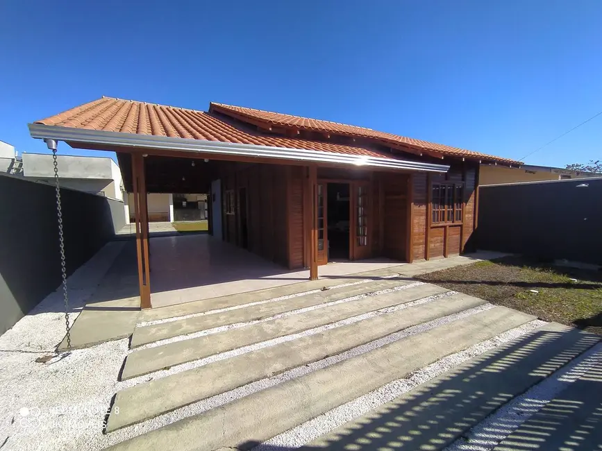 Foto 5 de Casa com 3 quartos à venda e para alugar, 150m2 em Itapoa - SC