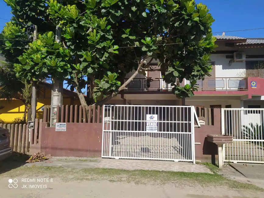 Foto 2 de Sobrado com 4 quartos à venda, 135m2 em Itapoa - SC