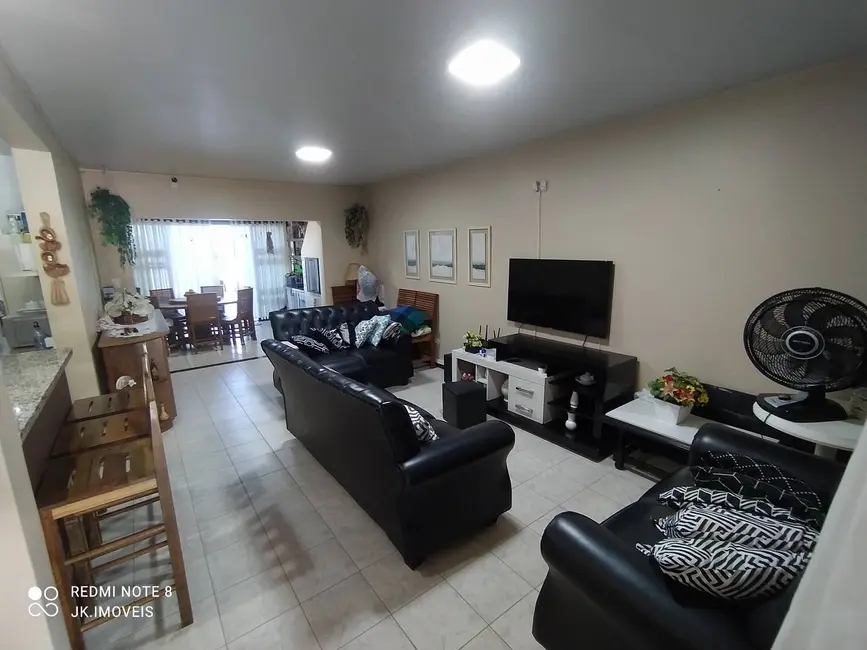 Foto 8 de Sobrado com 4 quartos à venda, 135m2 em Itapoa - SC