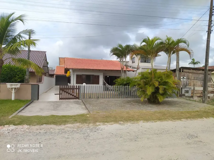 Foto 1 de Casa com 3 quartos à venda e para alugar, 168m2 em Itapoa - SC