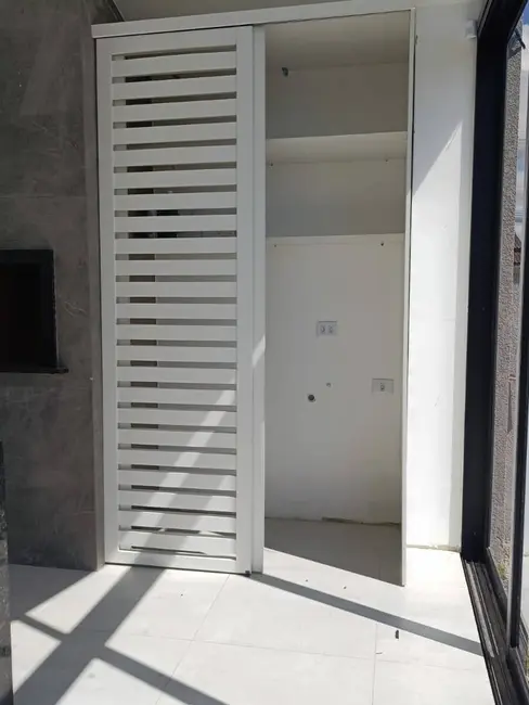 Foto 9 de Casa com 3 quartos à venda, 90m2 em Itapoa - SC