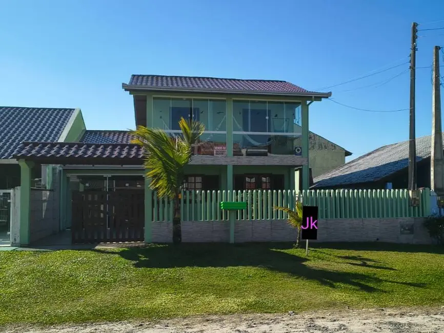 Sobrado com 3 quartos à venda, 360m2 em Itapoa - SC - imagem 1 Foto 1 de Sobrado com 3 quartos à venda, 360m2 em Itapoa - SC