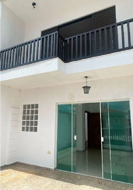 Casa com 3 quartos à venda, 200m2 em Sao Bernardo Do Campo - SP - imagem 3 Foto 3 de Casa com 3 quartos à venda, 200m2 em Sao Bernardo Do Campo - SP