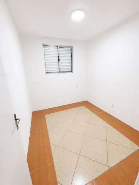 Apartamento com 2 quartos à venda, 48m2 em Rubem Berta, Porto Alegre - RS - imagem 5 Foto 5 de Apartamento com 2 quartos à venda, 48m2 em Rubem Berta, Porto Alegre - RS