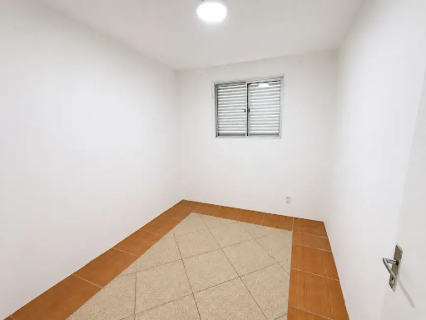 Apartamento com 2 quartos à venda, 48m2 em Rubem Berta, Porto Alegre - RS - imagem 6 Foto 6 de Apartamento com 2 quartos à venda, 48m2 em Rubem Berta, Porto Alegre - RS