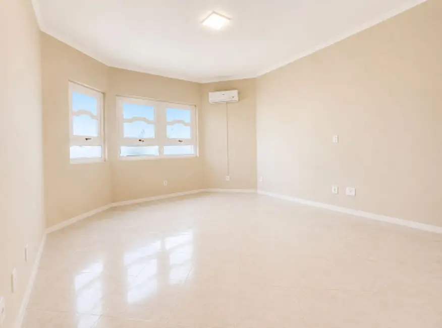 Foto 7 de Casa com 3 quartos à venda, 220m2 em Parque da Matriz, Cachoeirinha - RS