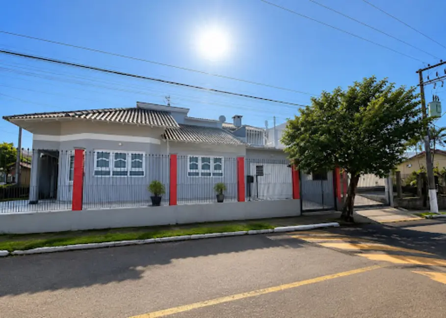 Foto 1 de Casa com 3 quartos à venda, 220m2 em Parque da Matriz, Cachoeirinha - RS