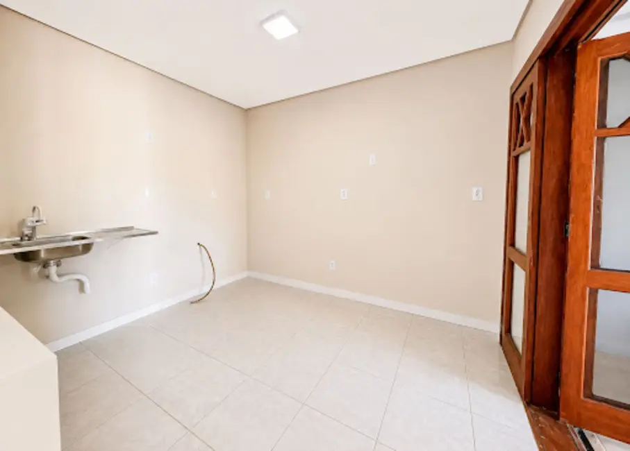 Casa com 3 quartos à venda, 200m2 em Parque da Matriz, Cachoeirinha - RS - imagem 2 Foto 2 de Casa com 3 quartos à venda, 200m2 em Parque da Matriz, Cachoeirinha - RS