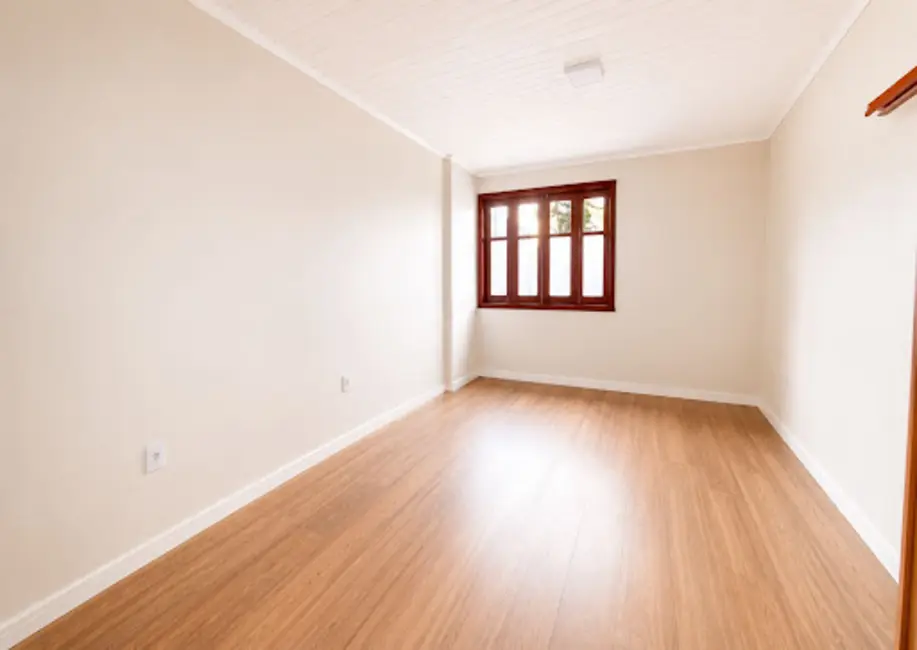 Casa com 3 quartos à venda, 200m2 em Parque da Matriz, Cachoeirinha - RS - imagem 8 Foto 8 de Casa com 3 quartos à venda, 200m2 em Parque da Matriz, Cachoeirinha - RS