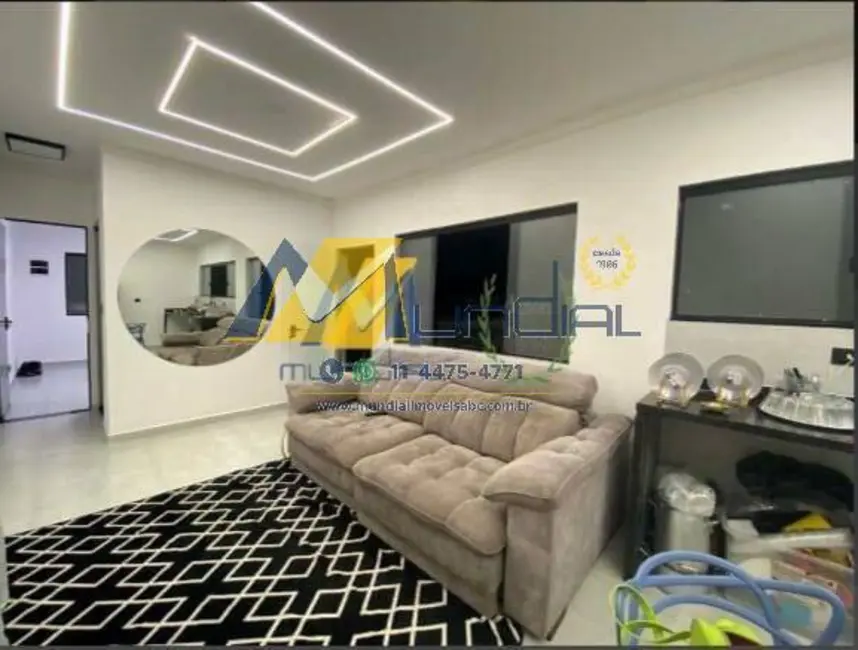 Foto 2 de Casa com 2 quartos à venda, 75m2 em Mongagua - SP