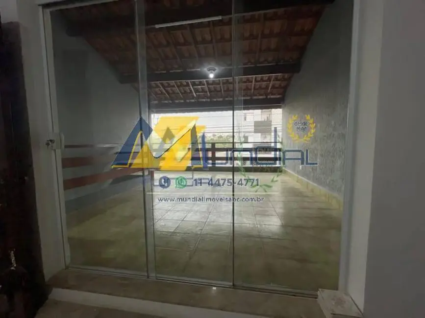 Casa com 2 quartos para alugar, 155m2 em Parque Novo Oratório, Santo Andre - SP - imagem 2 Foto 2 de Casa com 2 quartos para alugar, 155m2 em Parque Novo Oratório, Santo Andre - SP