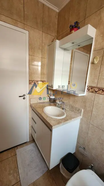 Casa com 3 quartos à venda, 190m2 em Parque Jaçatuba, Santo Andre - SP - imagem 4 Foto 4 de Casa com 3 quartos à venda, 190m2 em Parque Jaçatuba, Santo Andre - SP