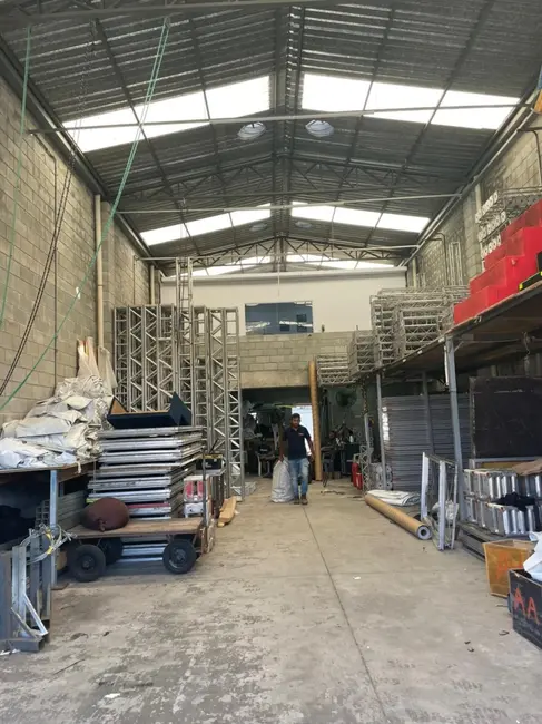 Sala Comercial para alugar, 160m2 em Santa Terezinha, Santo Andre - SP - imagem 2 Foto 2 de Sala Comercial para alugar, 160m2 em Santa Terezinha, Santo Andre - SP