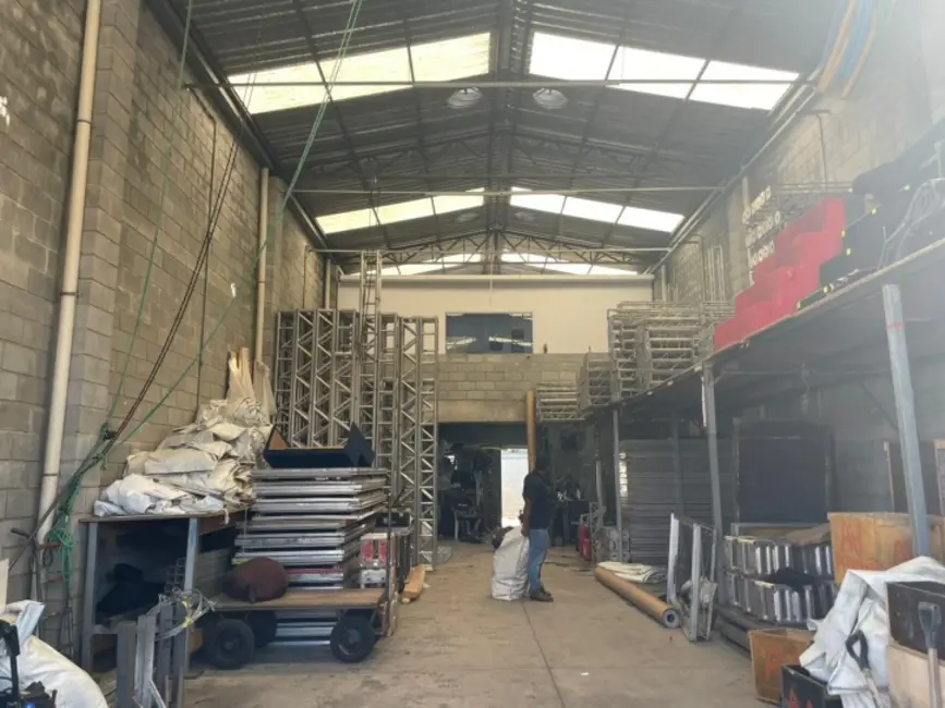 Sala Comercial para alugar, 160m2 em Santa Terezinha, Santo Andre - SP - imagem 4 Foto 4 de Sala Comercial para alugar, 160m2 em Santa Terezinha, Santo Andre - SP