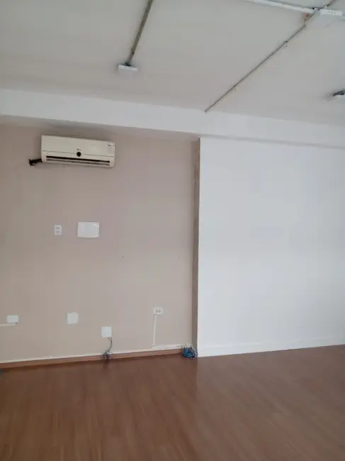 Sala Comercial para alugar, 25m2 em Santa Terezinha, Santo Andre - SP - imagem 4 Foto 4 de Sala Comercial para alugar, 25m2 em Santa Terezinha, Santo Andre - SP