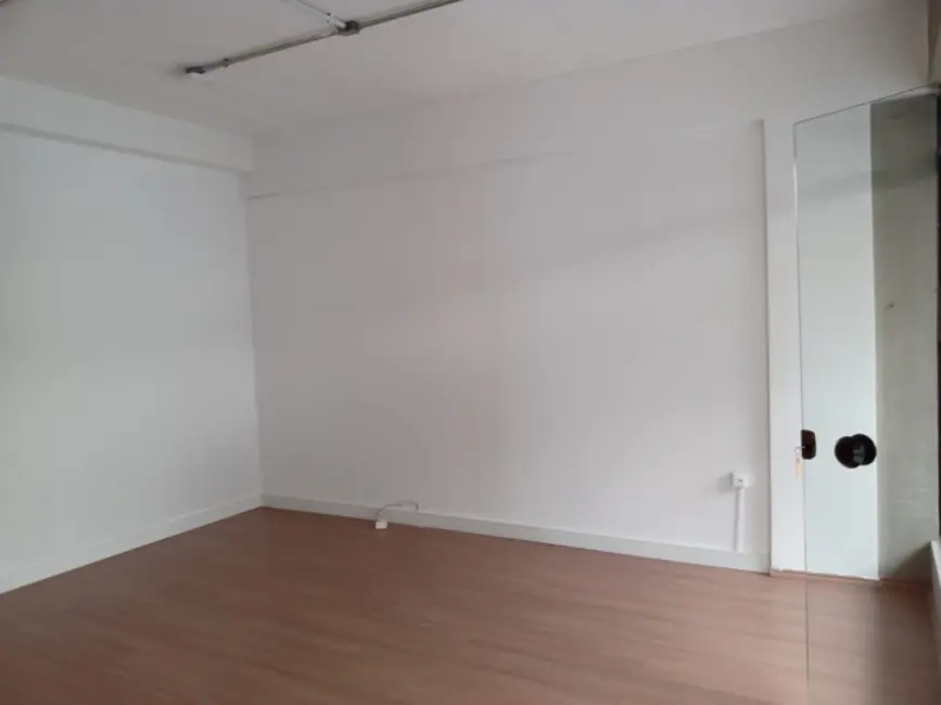 Sala Comercial para alugar, 25m2 em Santa Terezinha, Santo Andre - SP - imagem 6 Foto 6 de Sala Comercial para alugar, 25m2 em Santa Terezinha, Santo Andre - SP