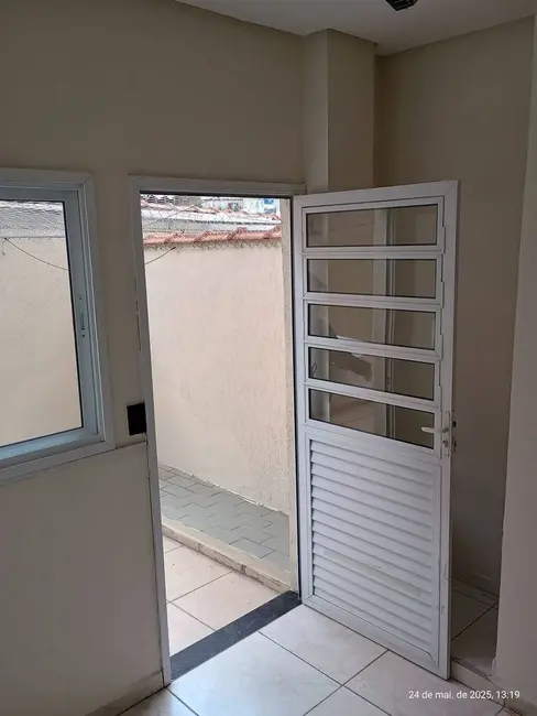 Casa com 1 quarto para alugar, 50m2 em Parque João Ramalho, Santo Andre - SP - imagem 3 Foto 3 de Casa com 1 quarto para alugar, 50m2 em Parque João Ramalho, Santo Andre - SP