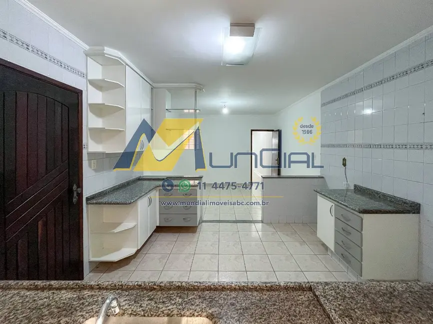 Sobrado com 3 quartos para alugar, 193m2 em Jardim Las Vegas, Santo Andre - SP - imagem 6 Foto 6 de Sobrado com 3 quartos para alugar, 193m2 em Jardim Las Vegas, Santo Andre - SP