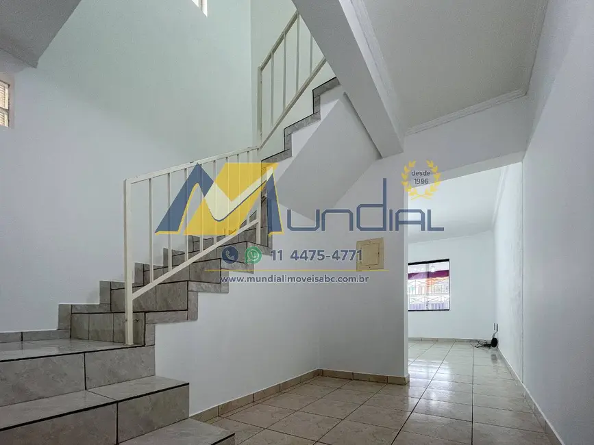 Sobrado com 3 quartos para alugar, 193m2 em Jardim Las Vegas, Santo Andre - SP - imagem 3 Foto 3 de Sobrado com 3 quartos para alugar, 193m2 em Jardim Las Vegas, Santo Andre - SP