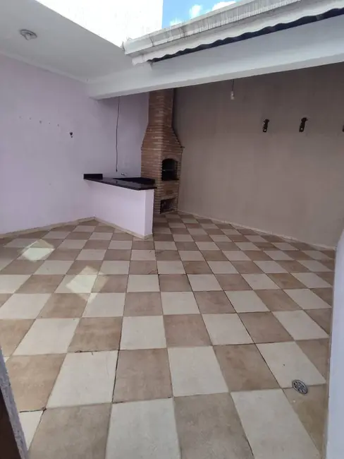 Sobrado com 3 quartos para alugar, 197m2 em Vila Camilópolis, Santo Andre - SP - imagem 9 Foto 9 de Sobrado com 3 quartos para alugar, 197m2 em Vila Camilópolis, Santo Andre - SP
