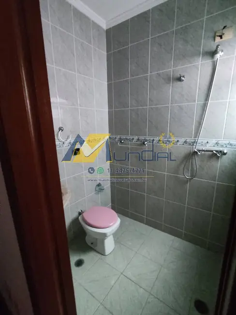 Sobrado com 3 quartos para alugar, 197m2 em Vila Camilópolis, Santo Andre - SP - imagem 4 Foto 4 de Sobrado com 3 quartos para alugar, 197m2 em Vila Camilópolis, Santo Andre - SP