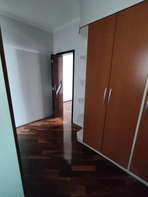 Sobrado com 3 quartos para alugar, 197m2 em Vila Camilópolis, Santo Andre - SP - imagem 6 Foto 6 de Sobrado com 3 quartos para alugar, 197m2 em Vila Camilópolis, Santo Andre - SP
