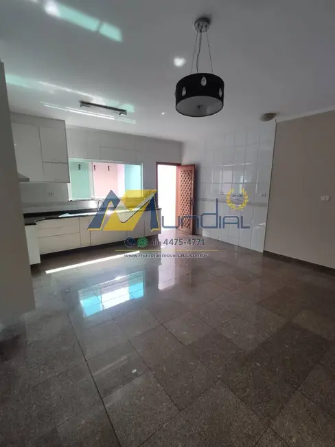 Sobrado com 3 quartos para alugar, 197m2 em Vila Camilópolis, Santo Andre - SP - imagem 8 Foto 8 de Sobrado com 3 quartos para alugar, 197m2 em Vila Camilópolis, Santo Andre - SP