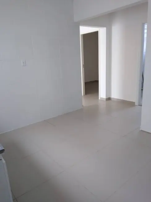 Foto 3 de Casa com 2 quartos para alugar, 71m2 em Vila Curuçá, Santo Andre - SP