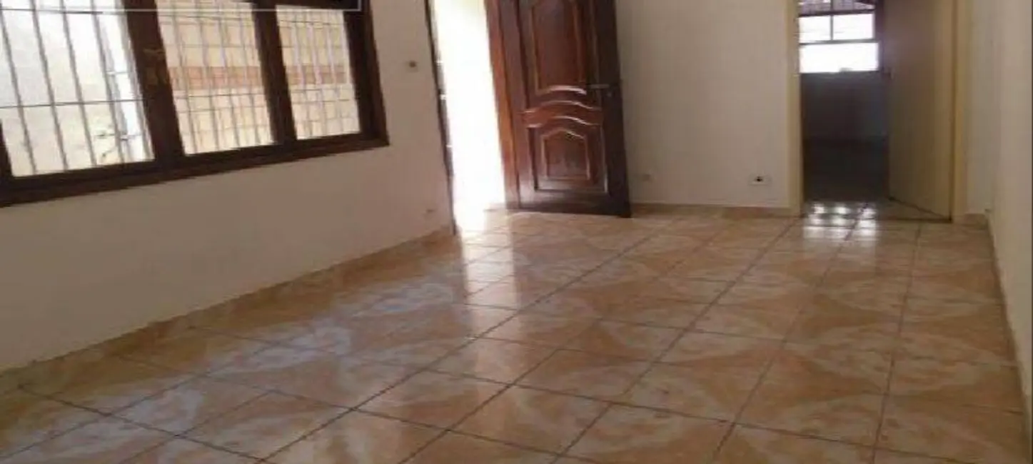 Casa com 2 quartos para alugar, 143m2 em Vila Camilópolis, Santo Andre - SP - imagem 2 Foto 2 de Casa com 2 quartos para alugar, 143m2 em Vila Camilópolis, Santo Andre - SP